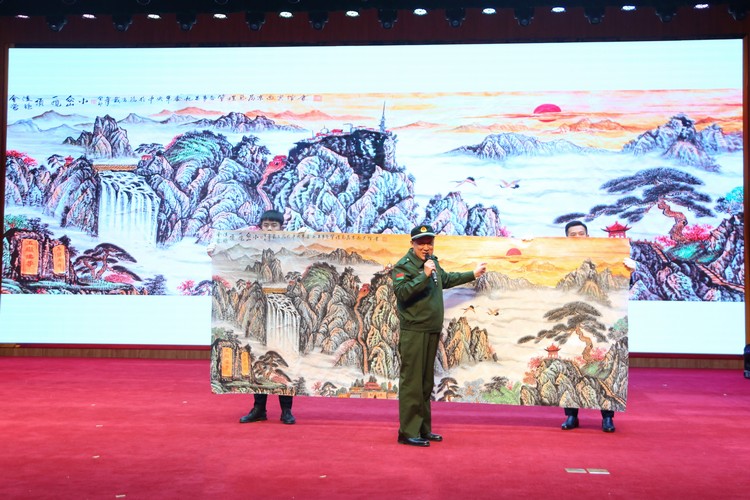 Известный военный художник мастер Дай Цзиян подарил Китайскую угольную группу шедевр 